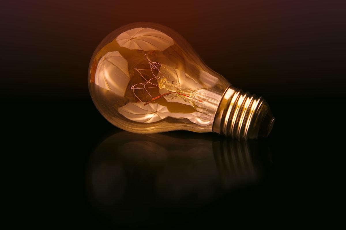 Ampoule à incandescence à la lueur blanc chaud